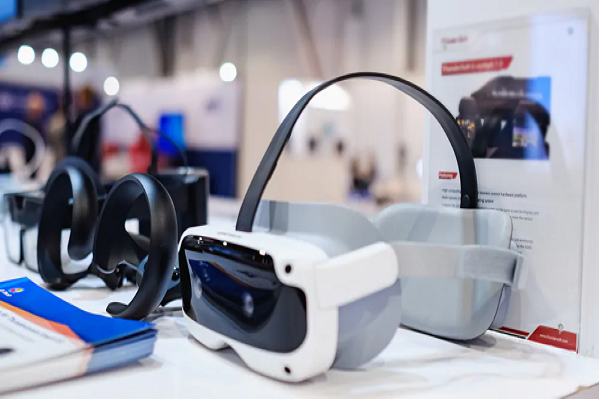 Thundercomm推出XR2 VR HMD, 5100 AR眼镜和智能自动售货机Counterpoint