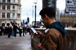 英国:四分之一的受访者有兴趣在下一部智能手机上花费600美元或以上