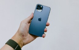 iPhone 12在美国运营商商店的一周销量